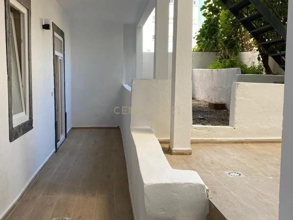 Apartamento T3+1*com logradouro | Totalmente remodelado | Centro de Lisboa - Image 36