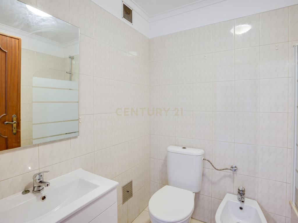 Apartamento T3 com Vista de Rio, São Vicente, Lisboa - Image 21