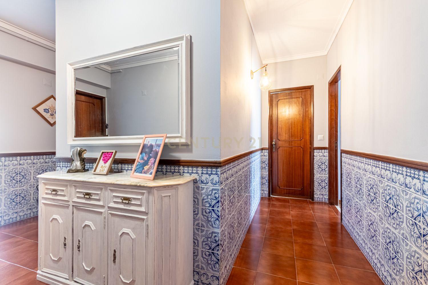 Fotografia 12 de Apartamento T2 com elevador e varandas, em Algueirão-Mem Martins, Sintra