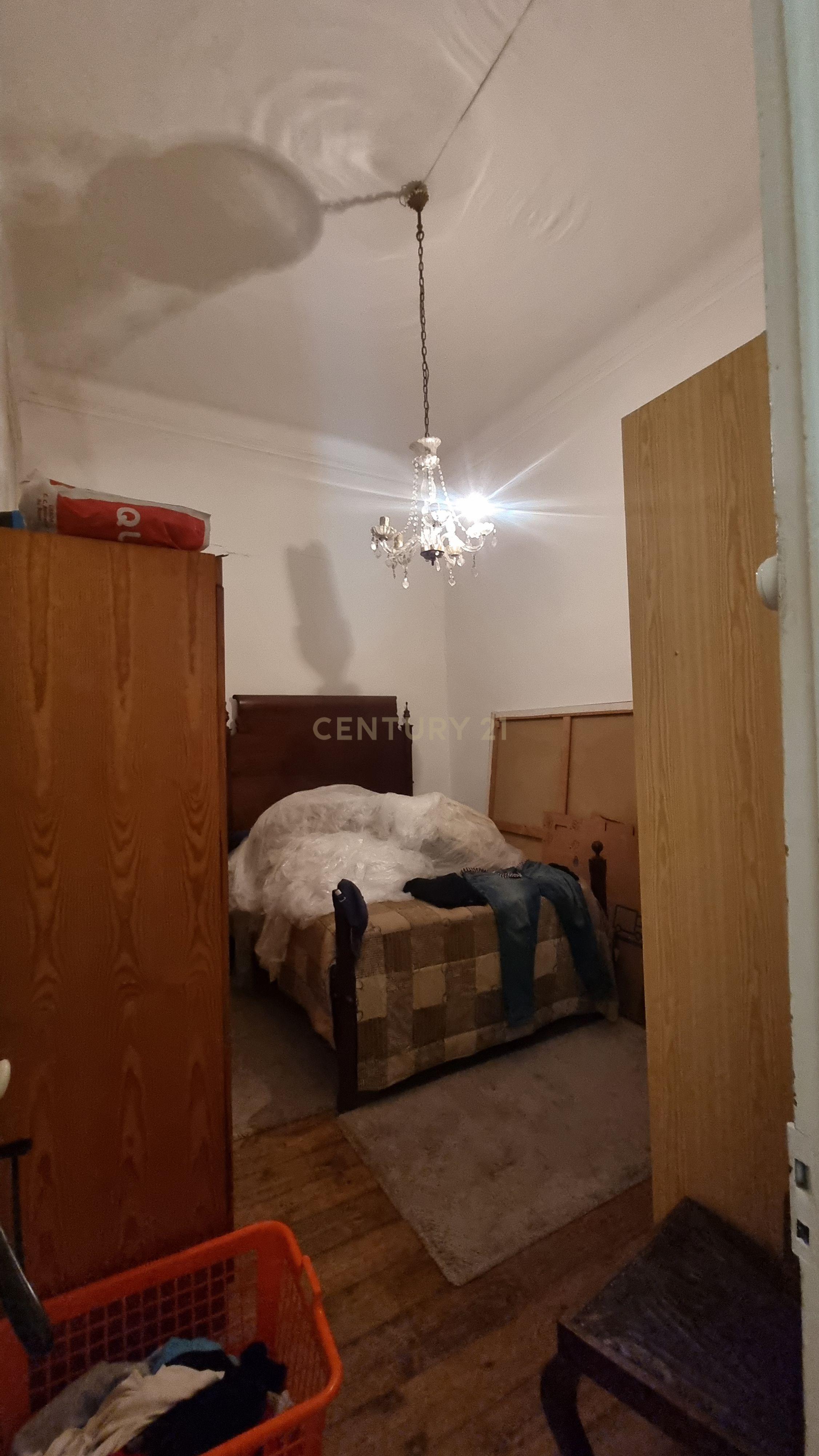 Apartamento Pombalino de Charme com 8 Assoalhadas – Av. Almirante Reis, Lisboa - Image 34