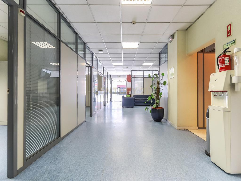 Escritório /Espaço Comercial Triplex no Conde Redondo c/680 m2 - Image 4