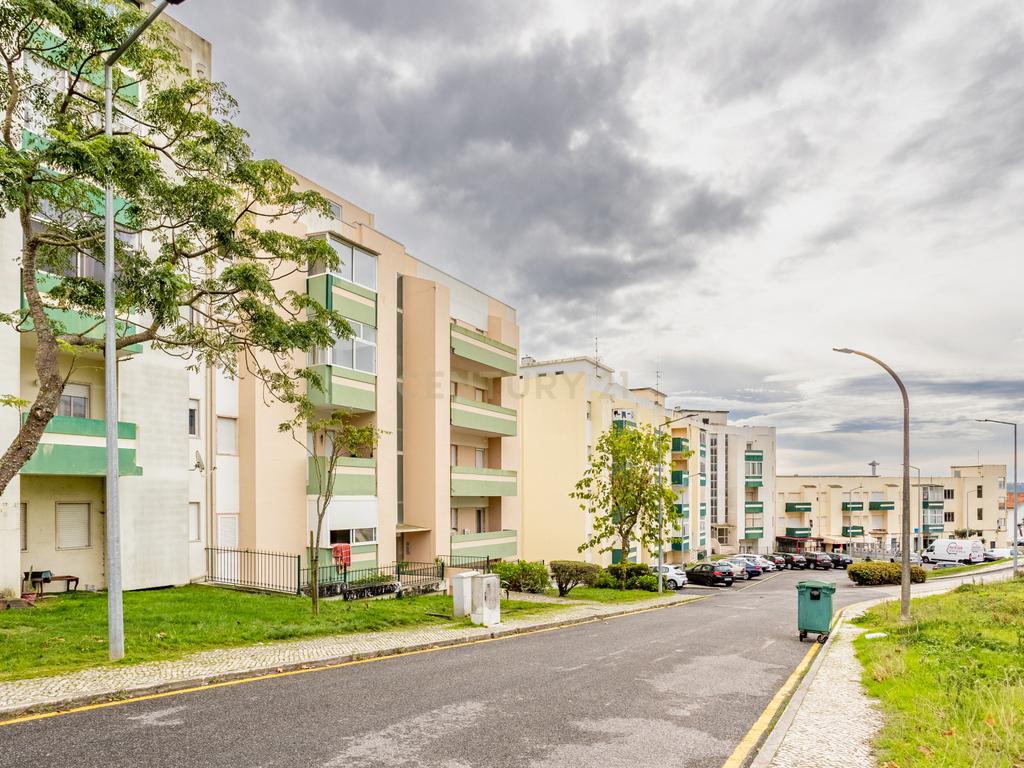 Apartamento T2 na Nazaré - Totalmente Remodelado com Vista Mar - Image 32