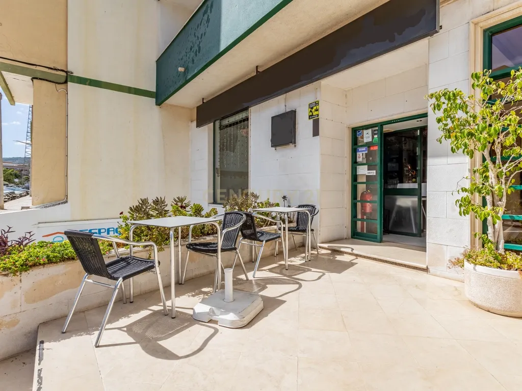 Espaço comercial no centro de Alverca junto às Finanças - Image 13