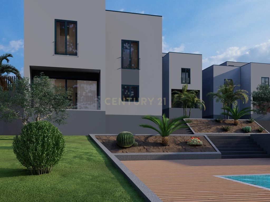 Moradia T4, condomínio fechado, Loures, piscina, 3 parqueamentos, vista desafogada - Image 8