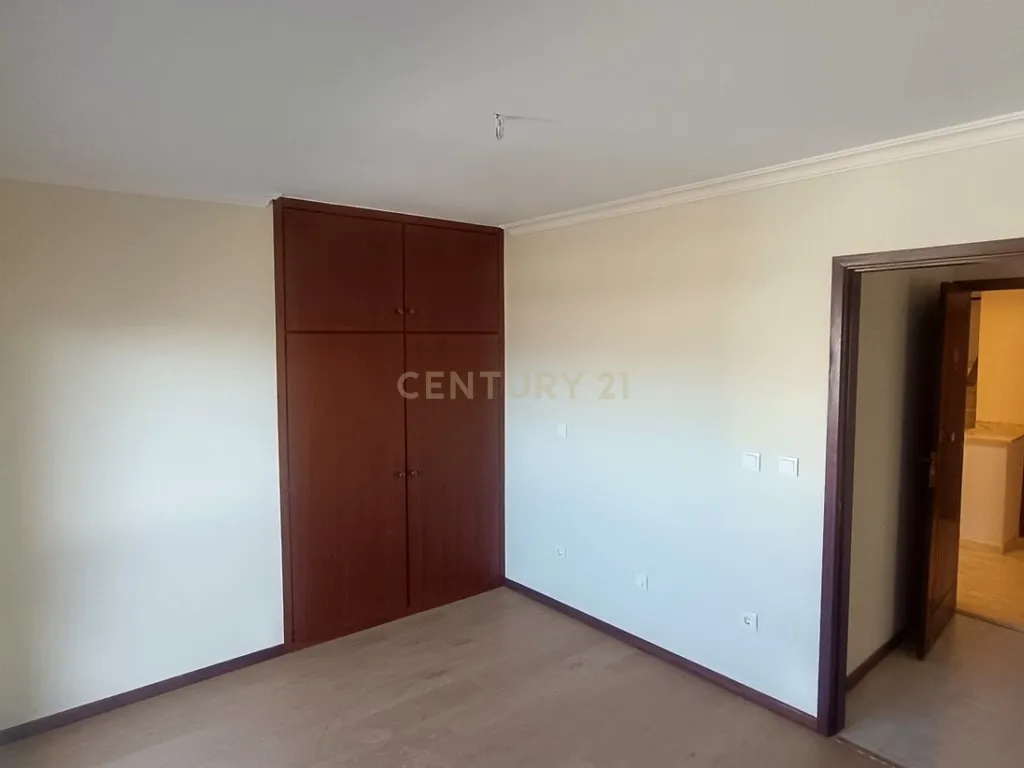 Arrendamento t1 Novo na Cúria - Image 23