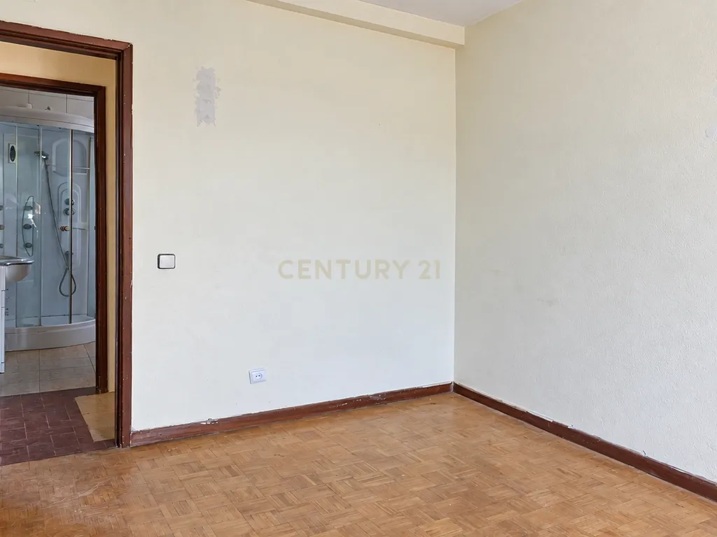 Moradia T3 com garagem, terraço e quintal em Vendas de Azeitão - Image 21