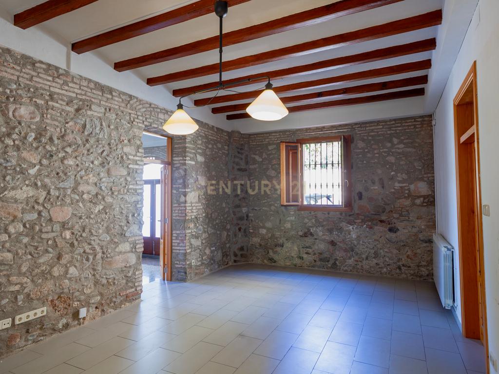 Encanto modernista no rés do chão com jardim – La Garriga - Image 13