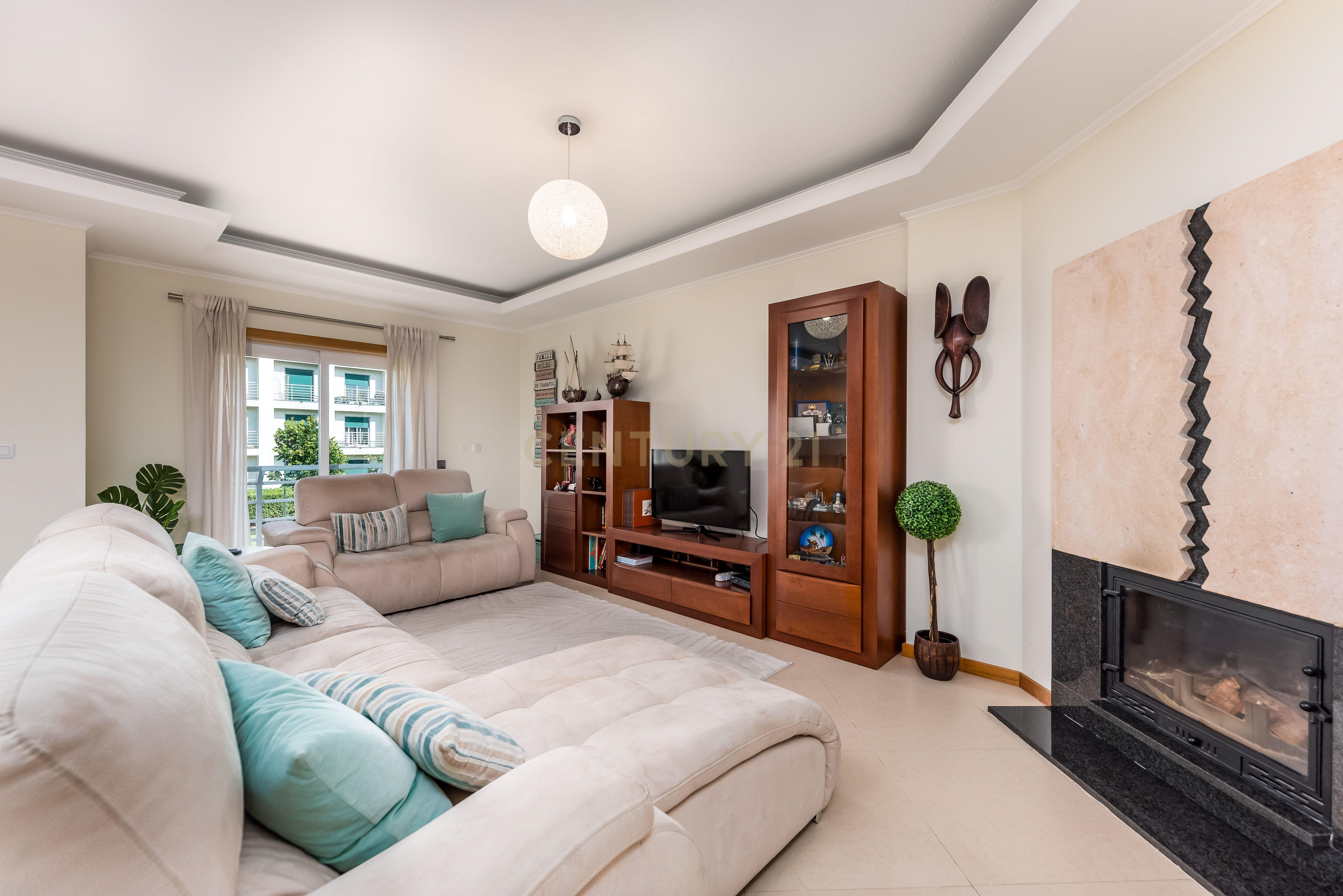 Fotografia 8 de Apartamento T3 com 2 Box e 2 Suítes. Vista Panorâmica em Oeiras