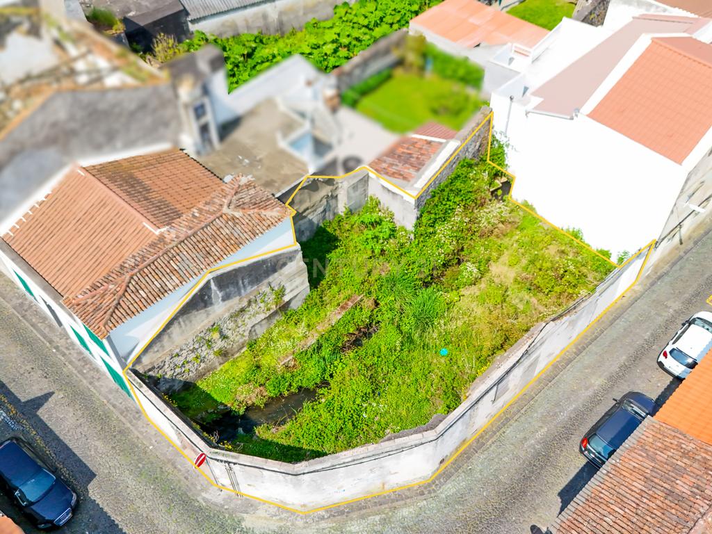 Oportunidade de Investimento - Ruína para Reabilitação no Centro da Ribeira Grande (Matriz) - Image 5
