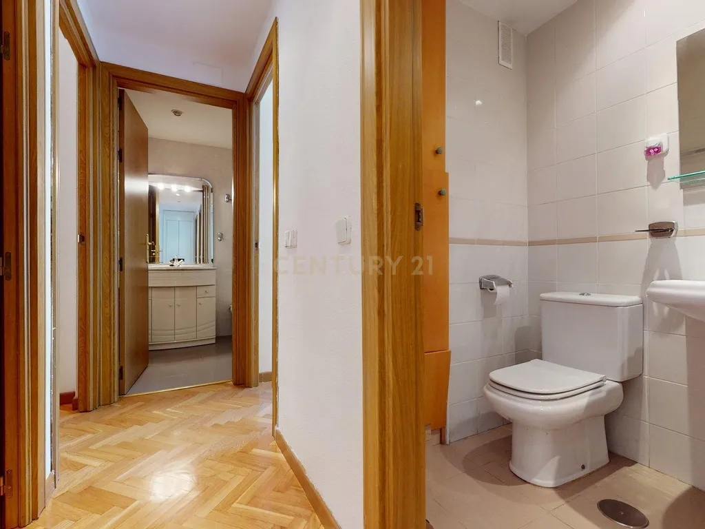 Moderno Apartamento T4 em San Fernando de Henares, Madrid - Image 17
