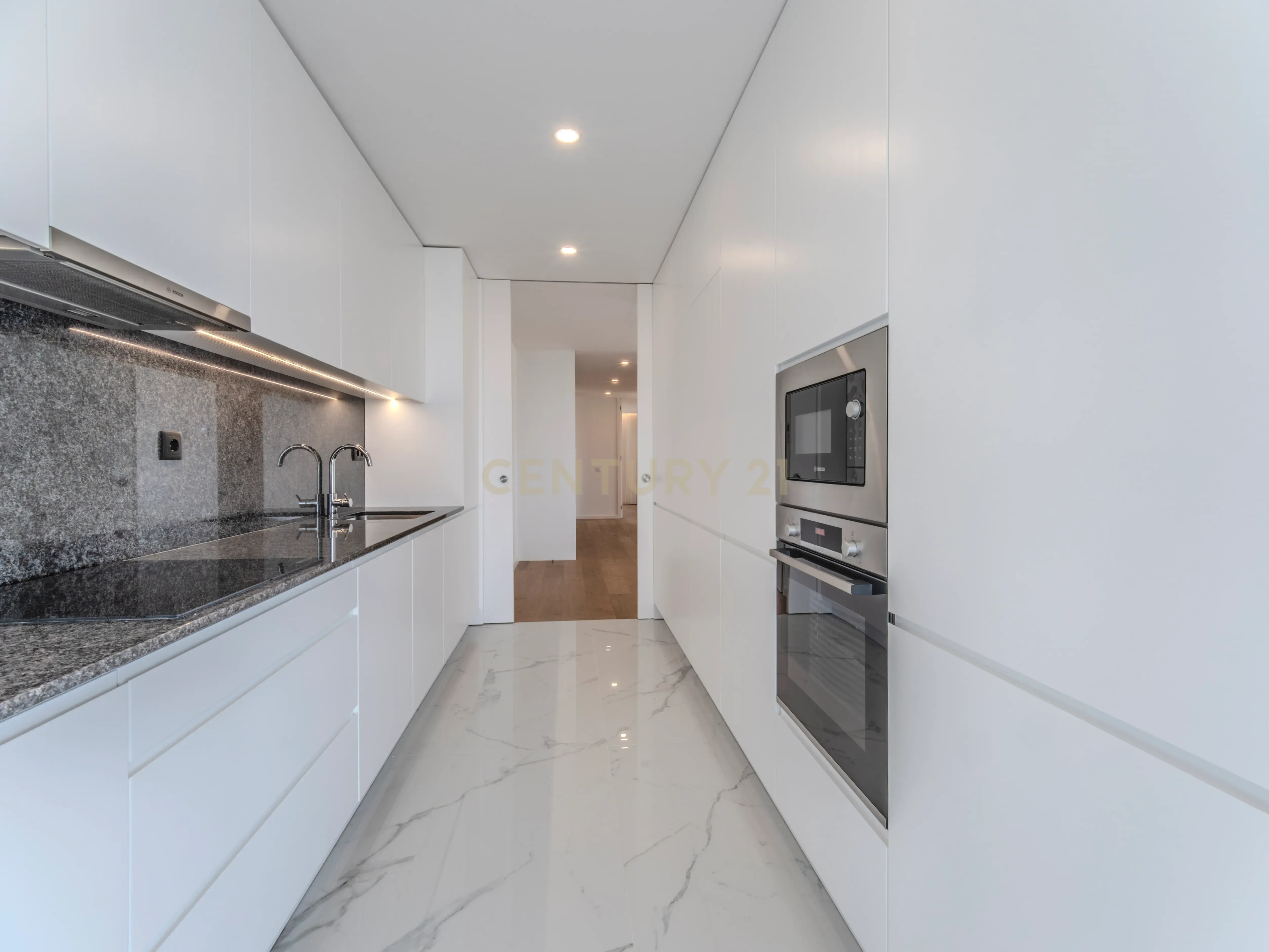 Fotografia 8 de Apartamento T3 para Arrendamento – Seca do Bacalhau
