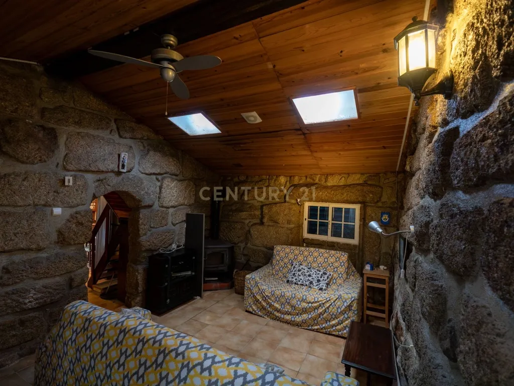 Casa Renovada T3 em Ervedal e Vila Franca da Beira - Image 4