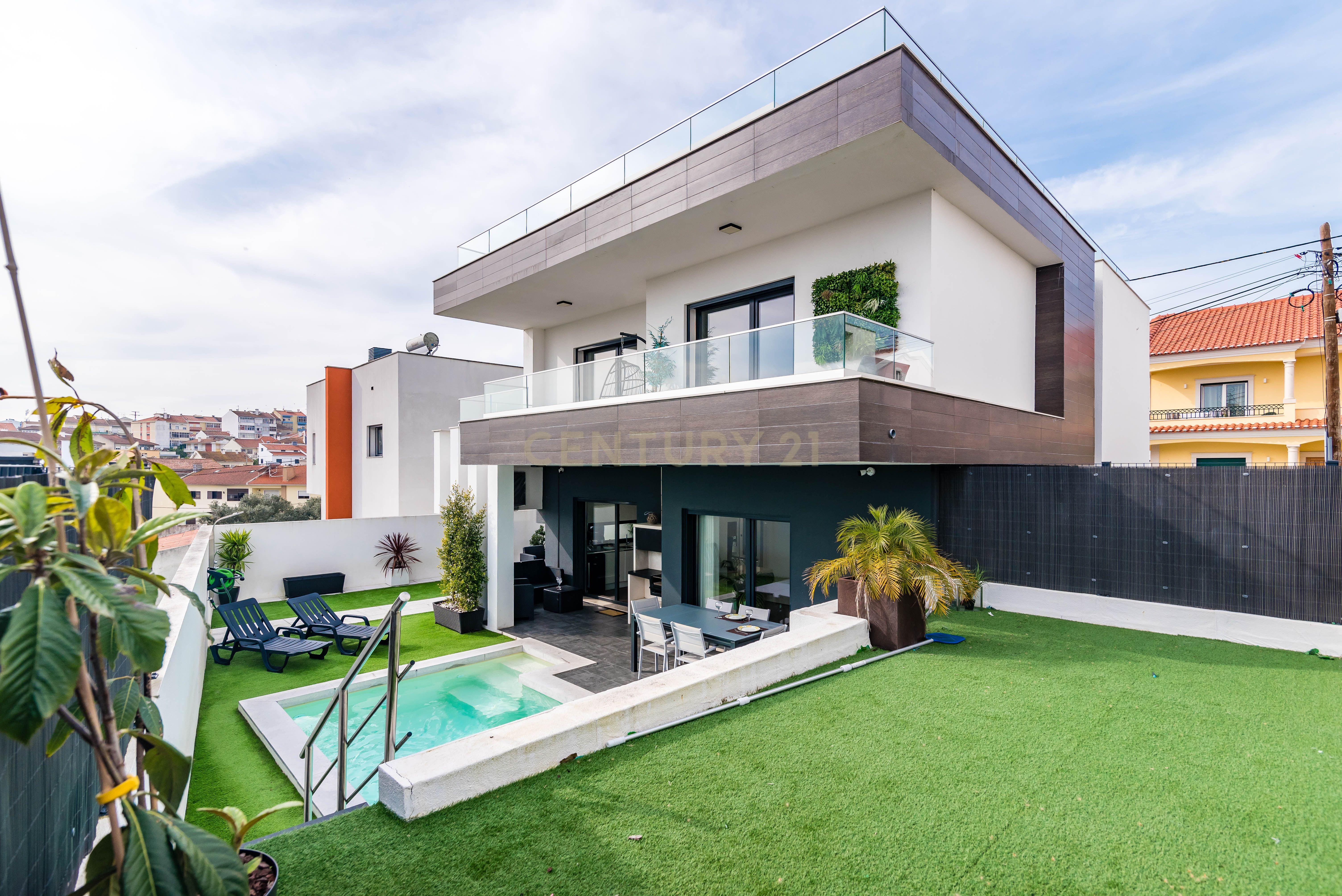 Luxuosa Moradia T3 com Vista Panorâmica em Loures, Lisboa para investimento! - Image 20