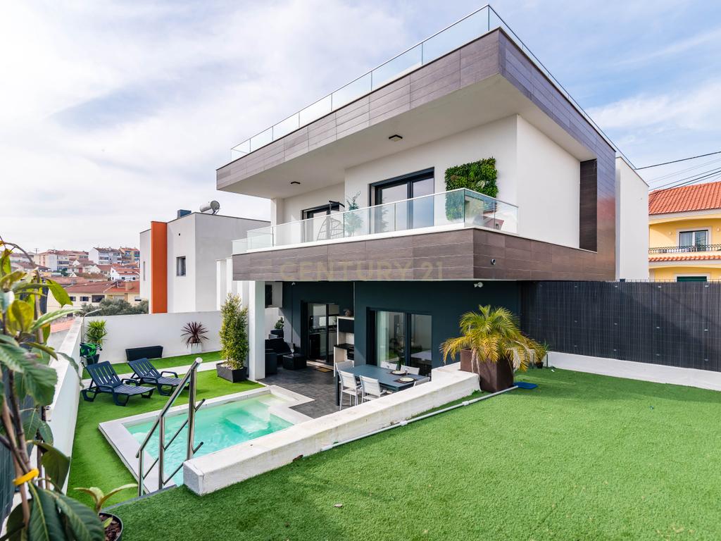 Luxuosa Moradia T3 com Vista Panorâmica em Loures, Lisboa para investimento! - Image 20