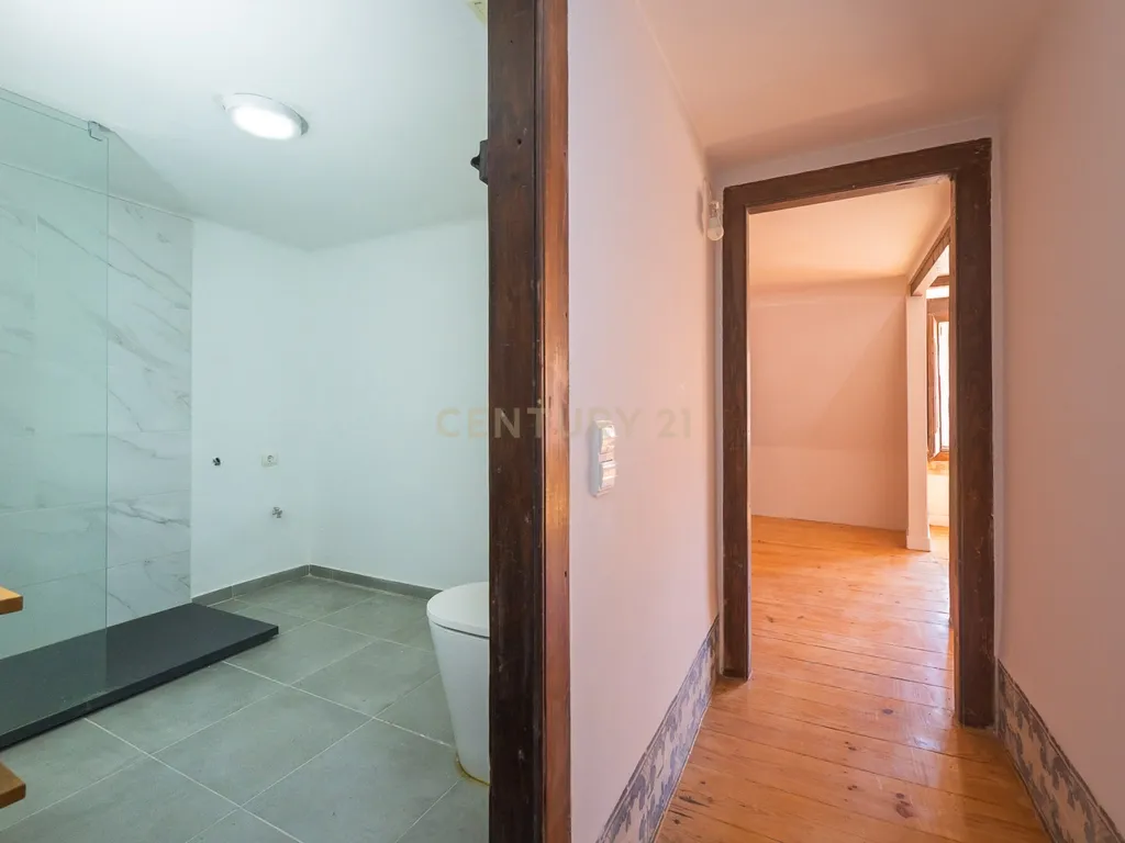 Excelente Apartamento T2 | Janelas Verdes - Image 27