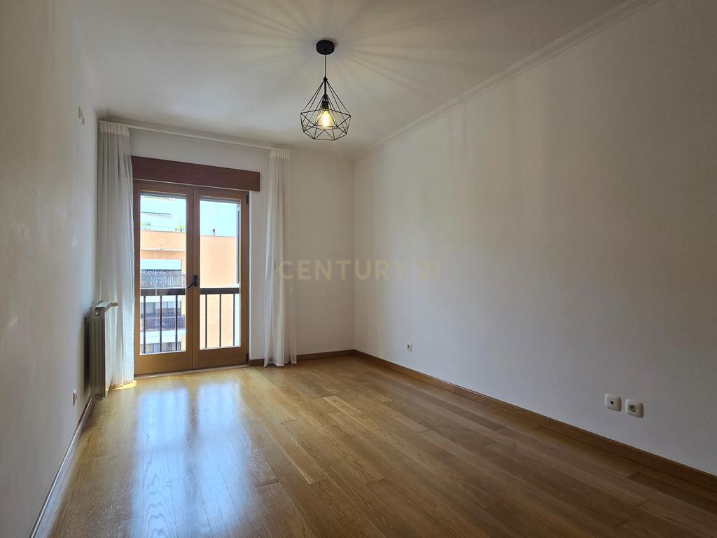 T2 com Box para arrendamento em Porto Salvo, Oeiras - Image 16