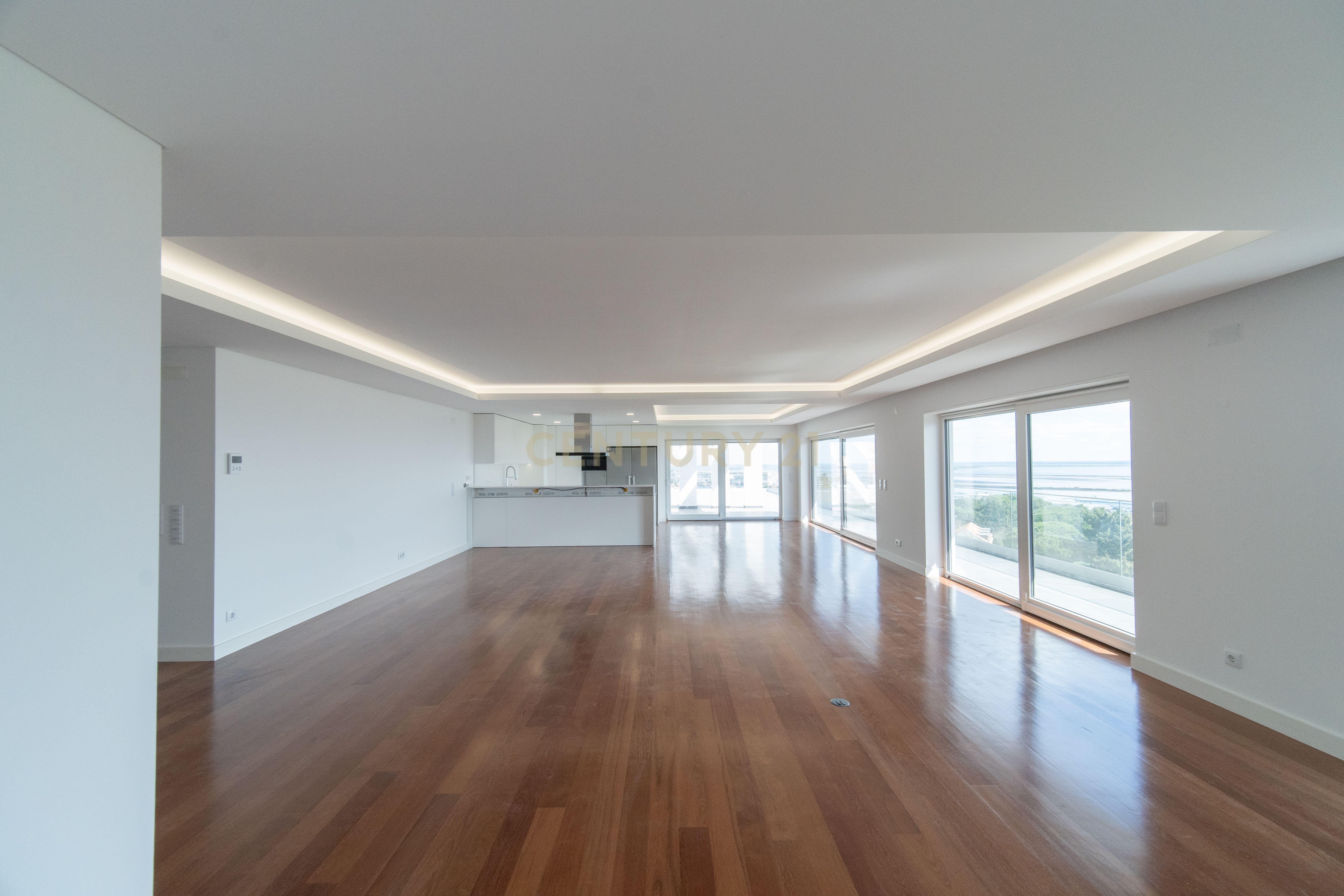 Apartamento T4 à venda em Santa Iria de Azoia, São João da Talha e Bobadela, Loures — foto 2