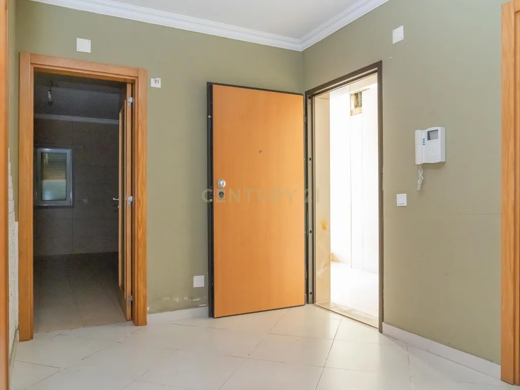 Apartamento T2, com Parqueamento, em Brejos de Azeitão - Image 8