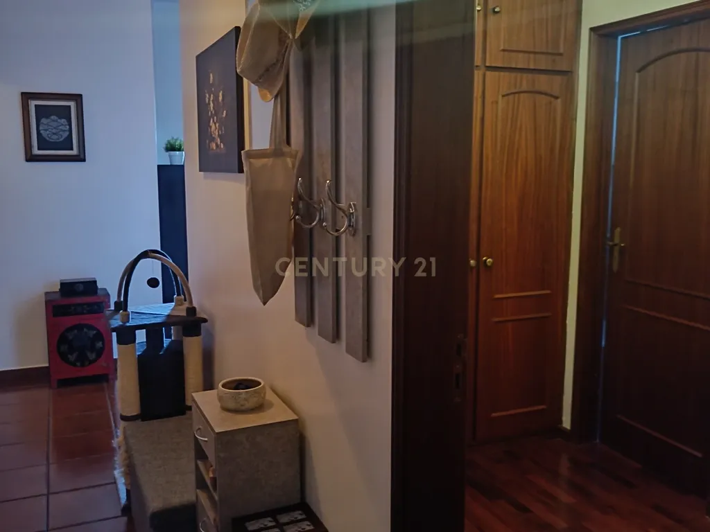 Apartamento T3 com 115 m² em Fazendas de Almeirim, concelho de Almeirim, distrito de Santarém. Apartamento localizado no 2. º andar de um edifício sem elevador. - Image 18