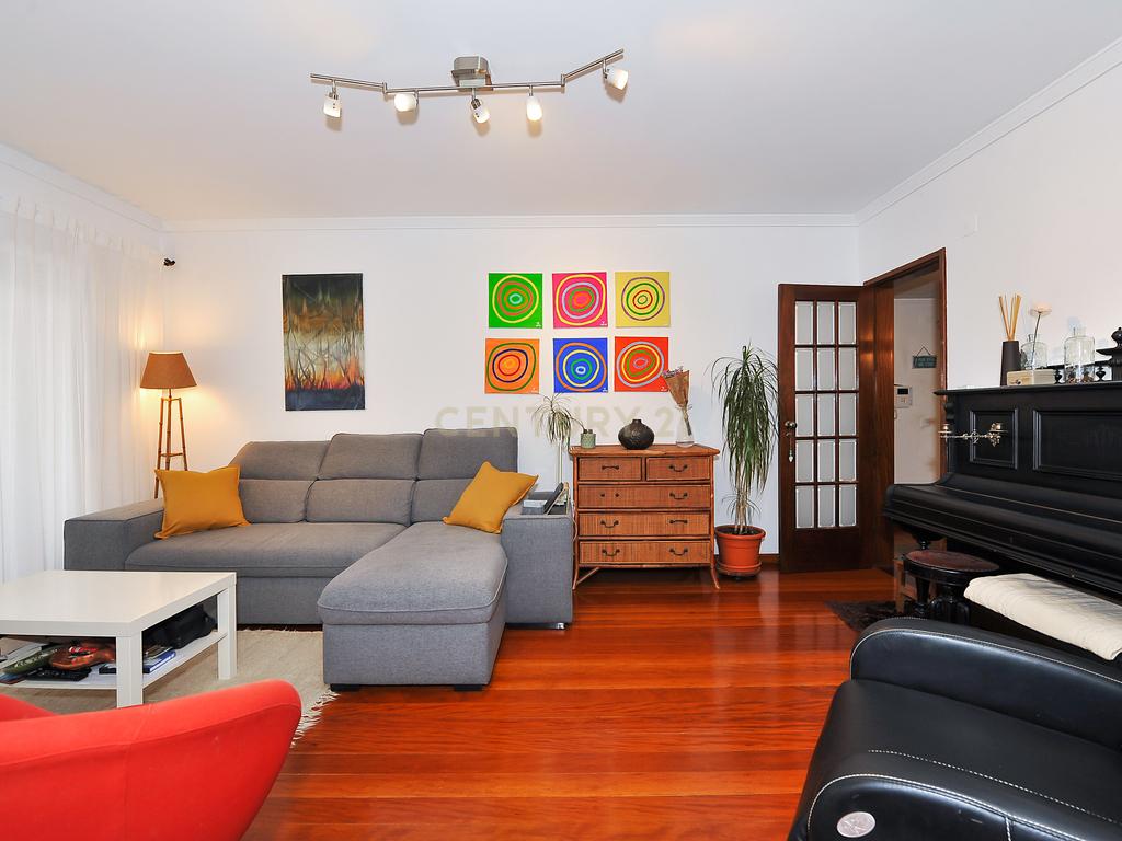 Duplex Parede-Maristas - Image 1