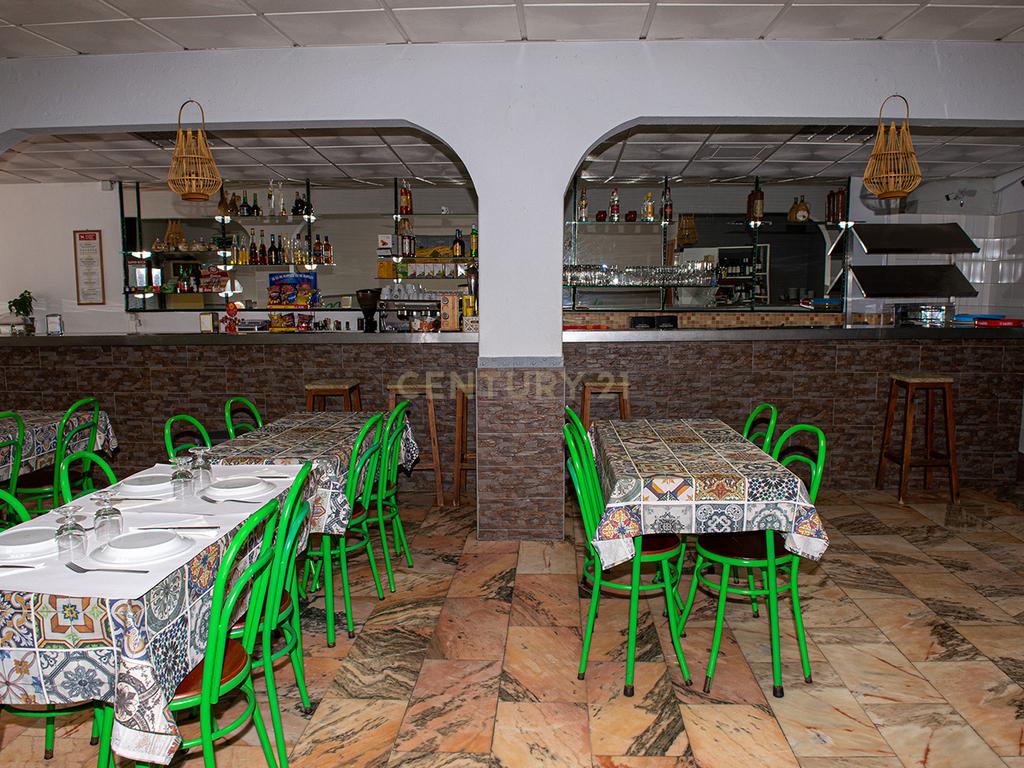 Restaurante com 60 lugares e um Apartamento T2 - Image 6