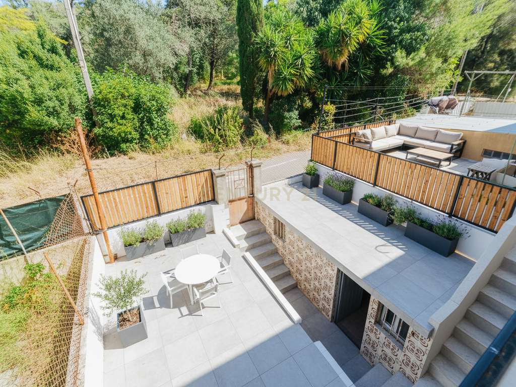 Apartamento T3 para Remodelação com Terraço | Alvito | Lisboa - Image 2