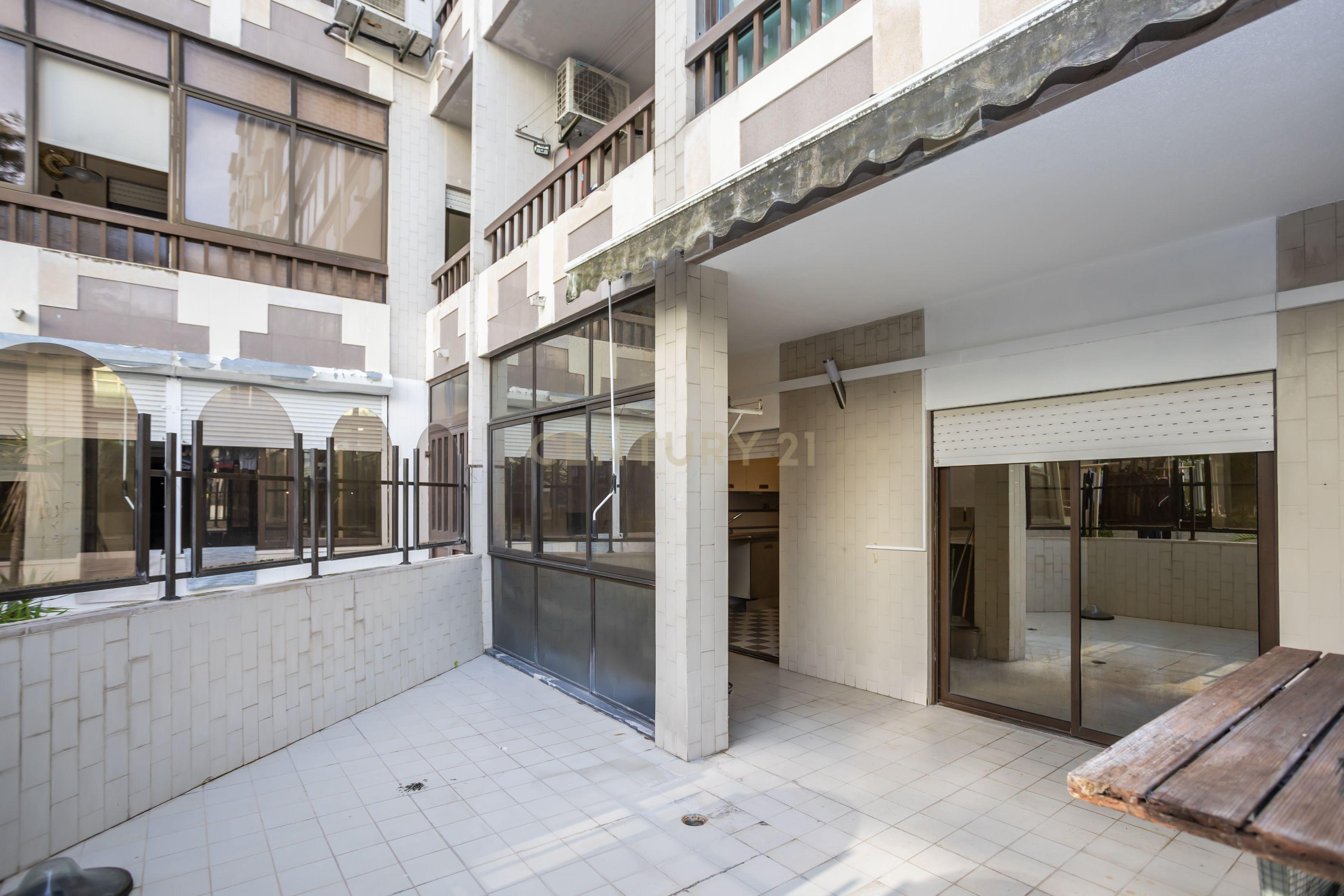 Apartamento T4, centro de Almada com terraço - Image 21