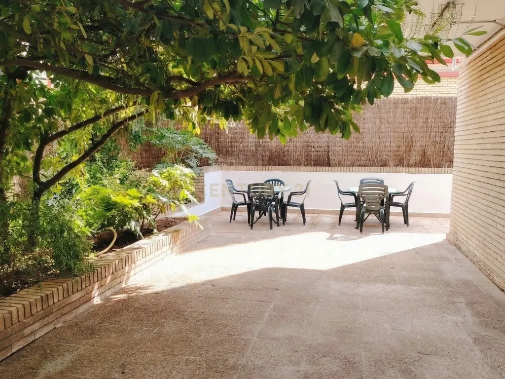 EXCLUSIVO APARTAMENTO EM URBANIZAÇÃO COM JARDIM E PISCINA - Image 31