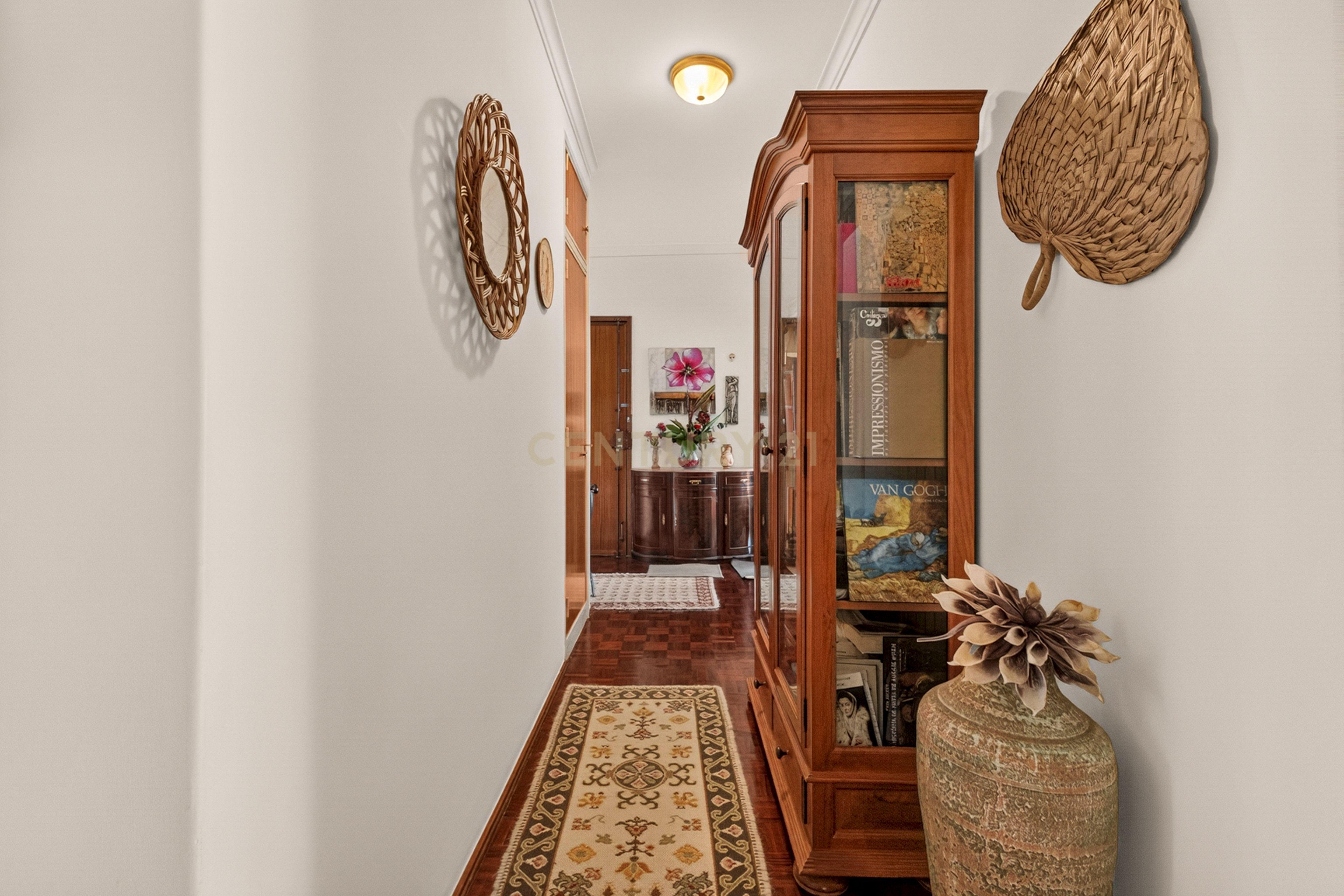 Fotografia 3 de Apartamento T2 com Duas Varandas e Excelente Localização