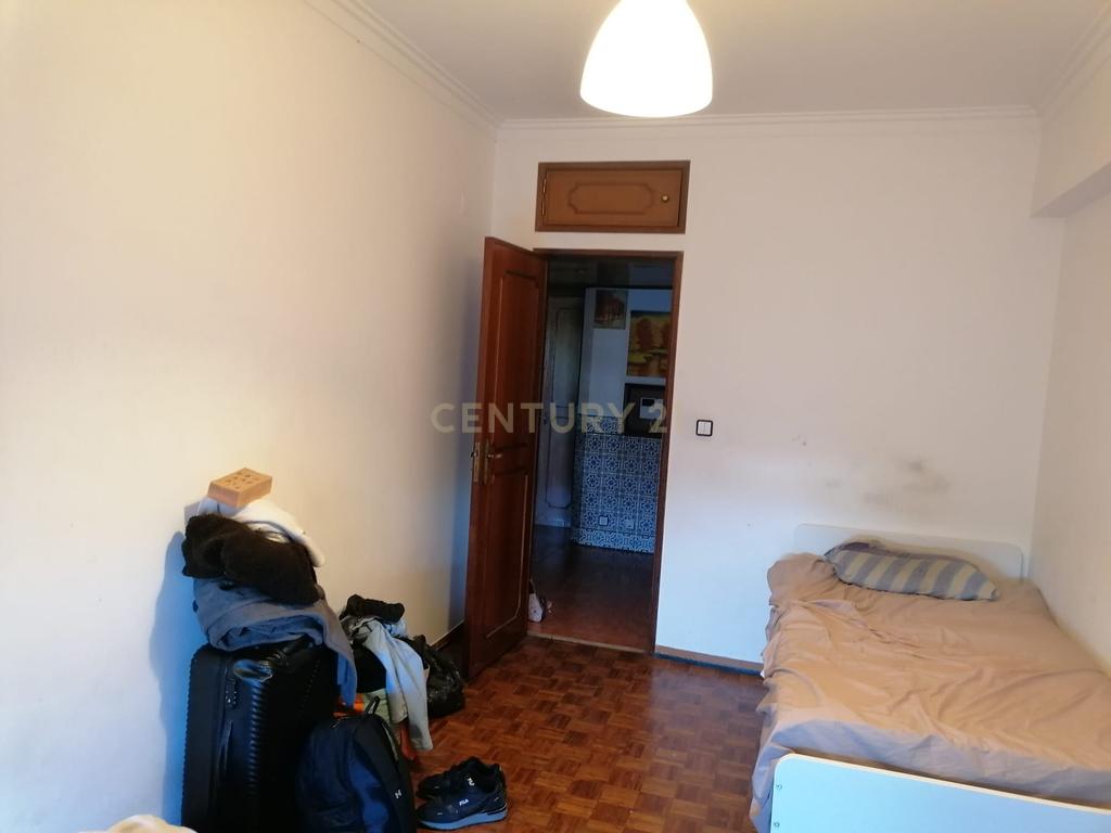 Apartamento T2 em Seixal com Elevador e Proximidade a Serviços - Image 20