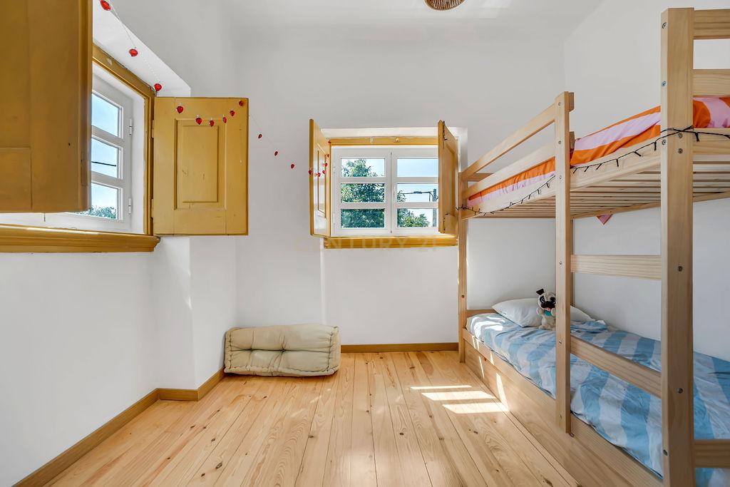 Moradia T3  Remodelada em Vila de Rei – Viva com Qualidade no Coração de Portugal! - Image 28