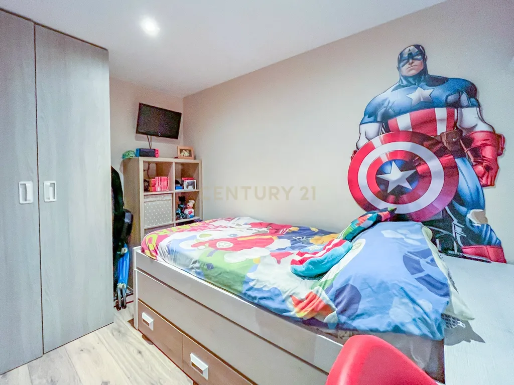 Apartamento T2 com Terraço em Mataró, Barcelona - Image 17