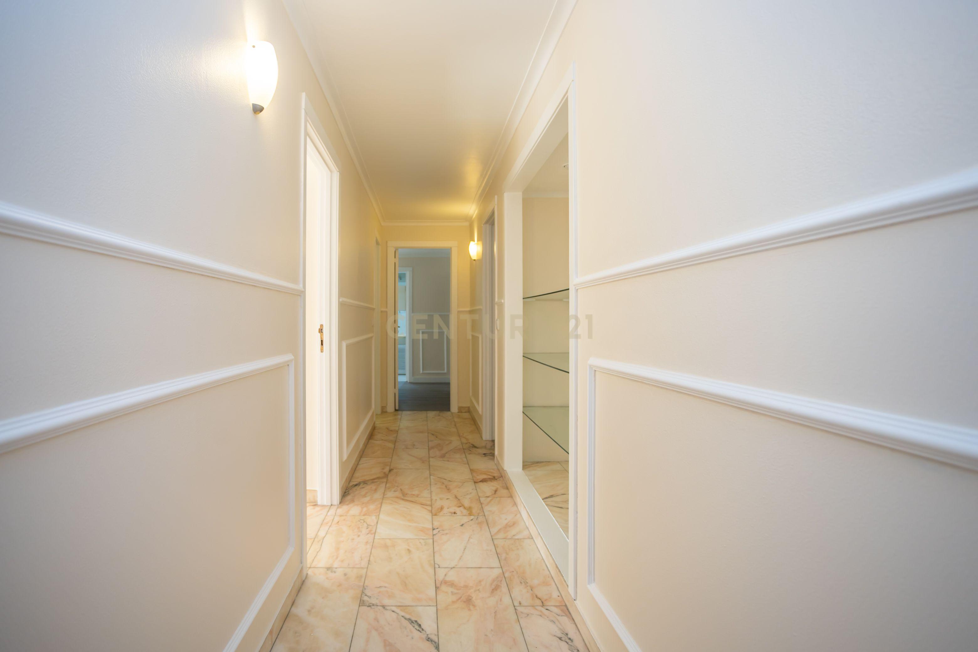 Apartamento T4, centro de Almada com terraço - Image 19