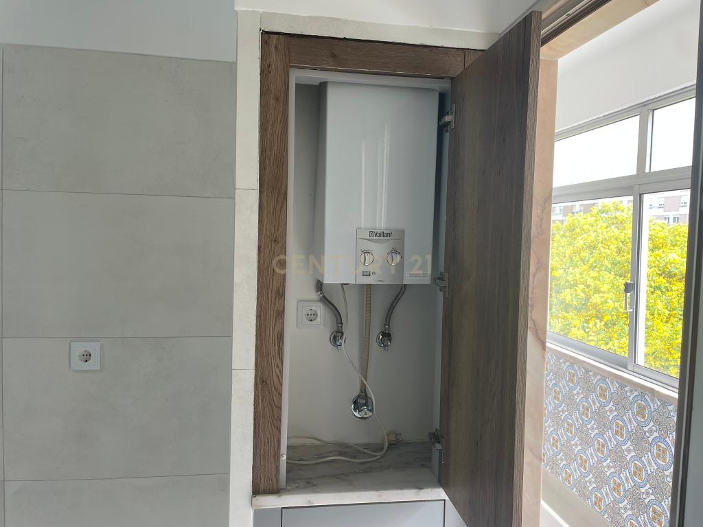 Arrenda-se Apartamento T4 na Portela — Conforto, Tranquilidade e Localização Privilegiada - Image 34