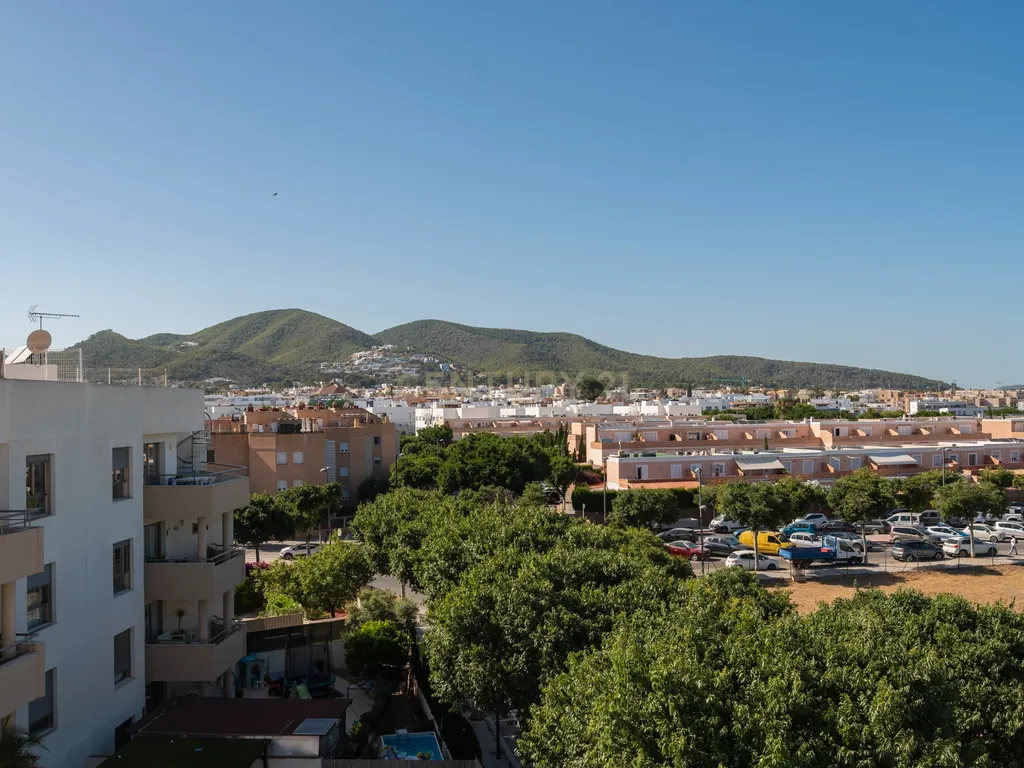 Luxuosa Moradia em Ibiza com Vista Mar e Piscina Privada - Image 40