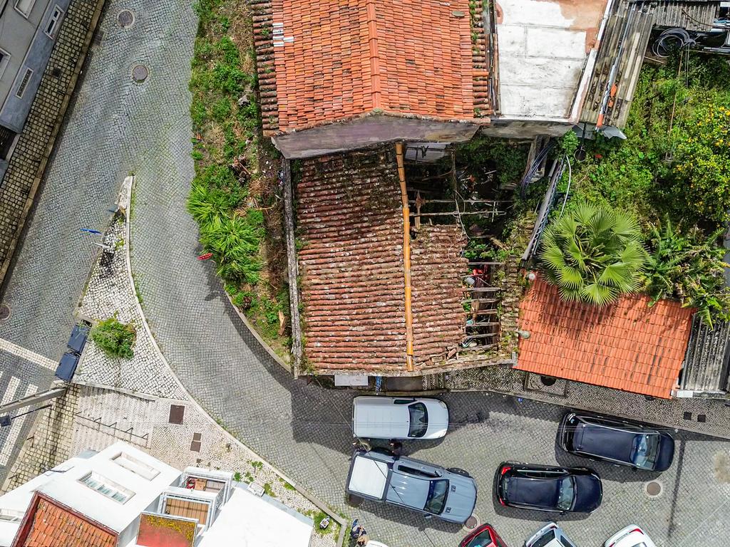 Oportunidade para Investidores - Casa Centenária no Alto de Algés - Image 7