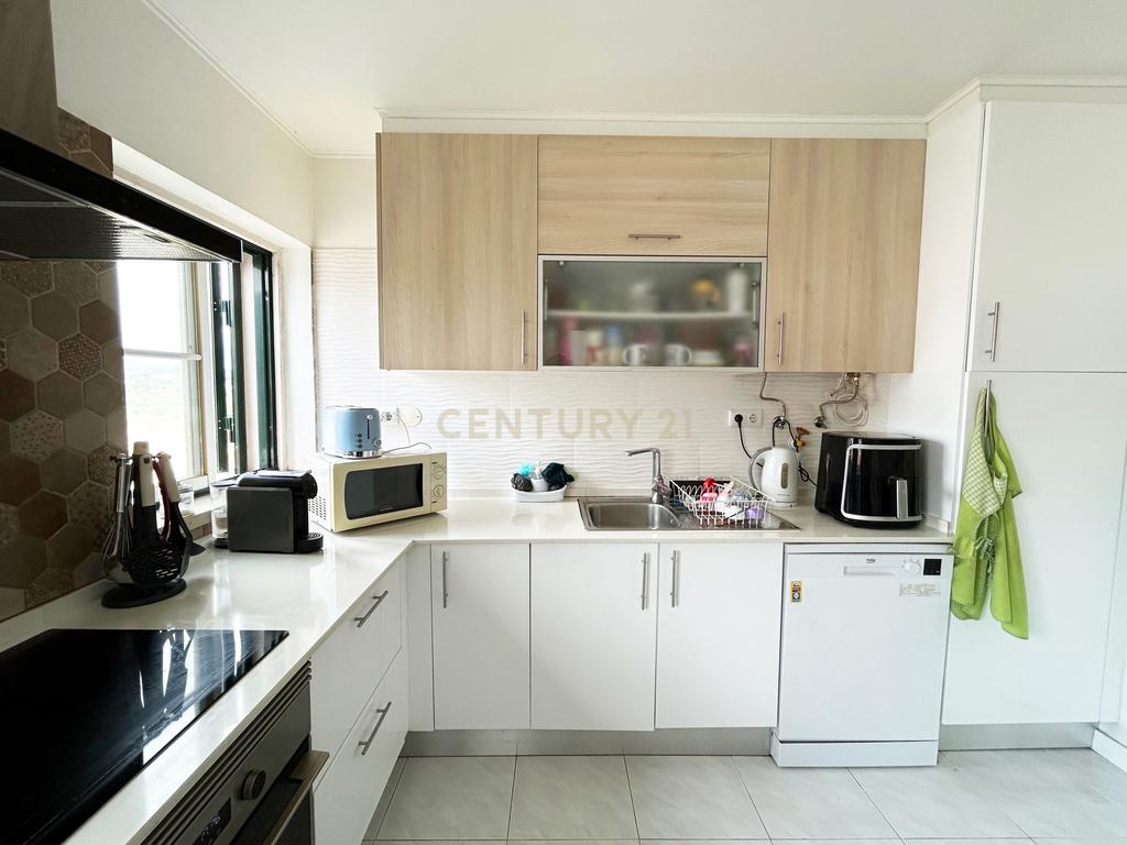 Apartamento T2 em Loures - Condomínio fechado - Image 4