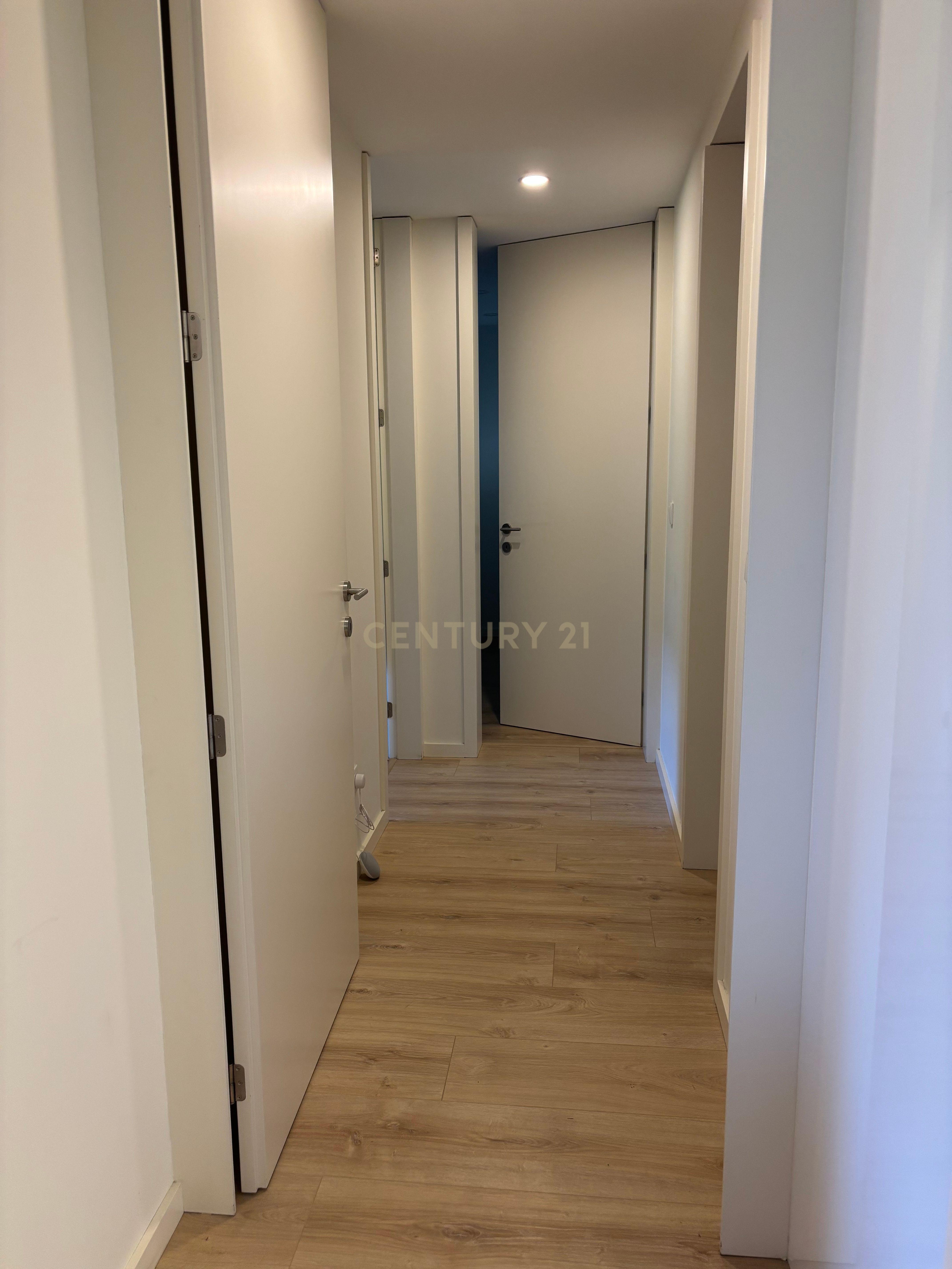 Fotografia 12 de T2 como Novo em São João da Madeira | Mobilado