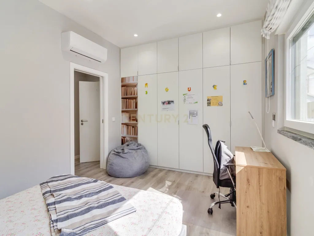 Moradia T3 Térrea Isolada com Zona Gourmet, Garagem e Carregamento Elétrico – Alcabideche - Image 15