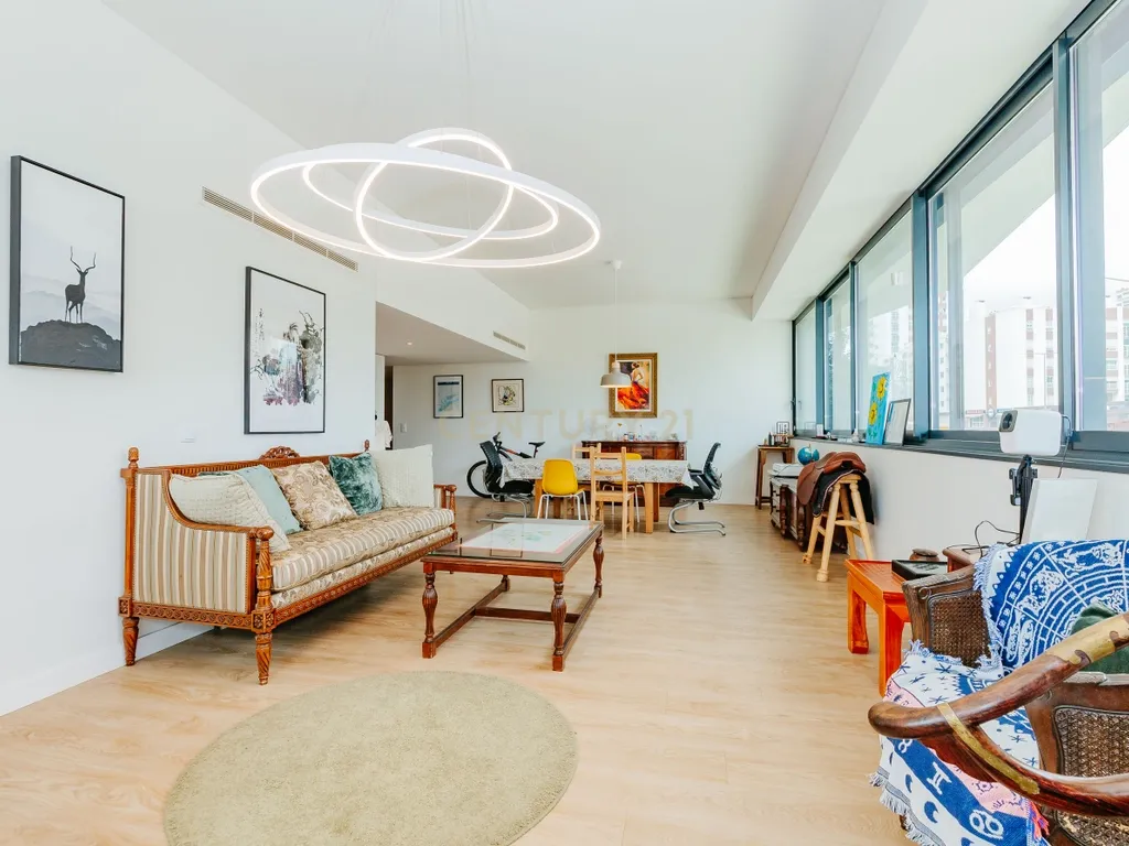 Apartamento T4 no VALRIO, Olivais - Image 7