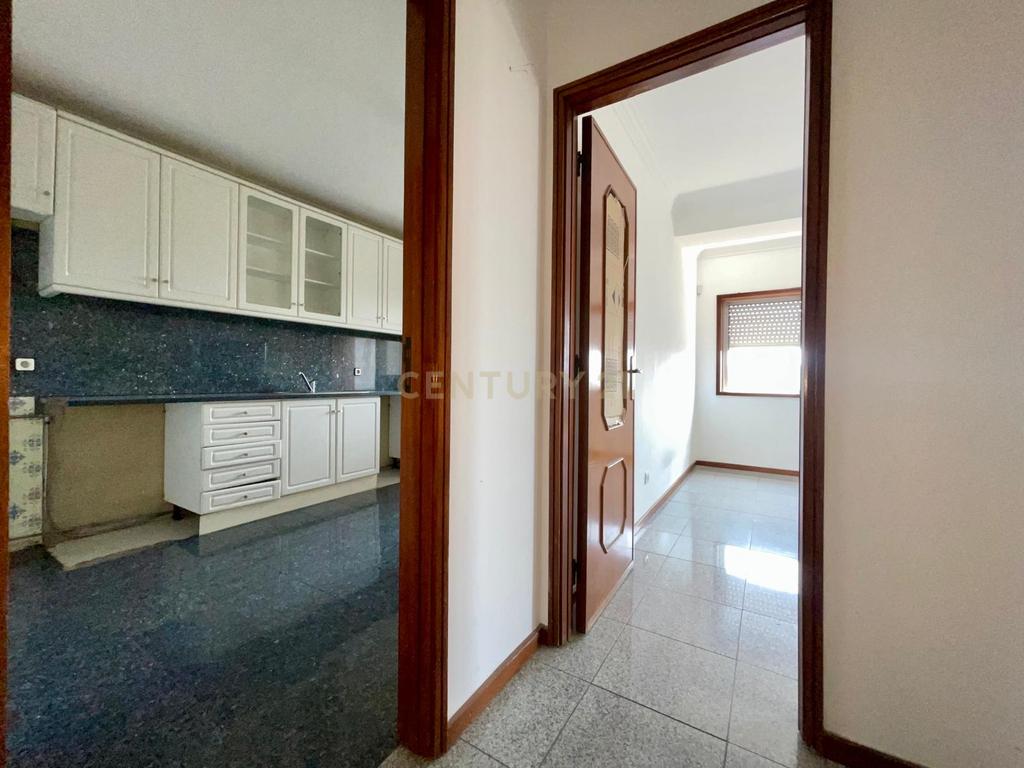 T4 de 3 frentes em Canidelo - Image 7