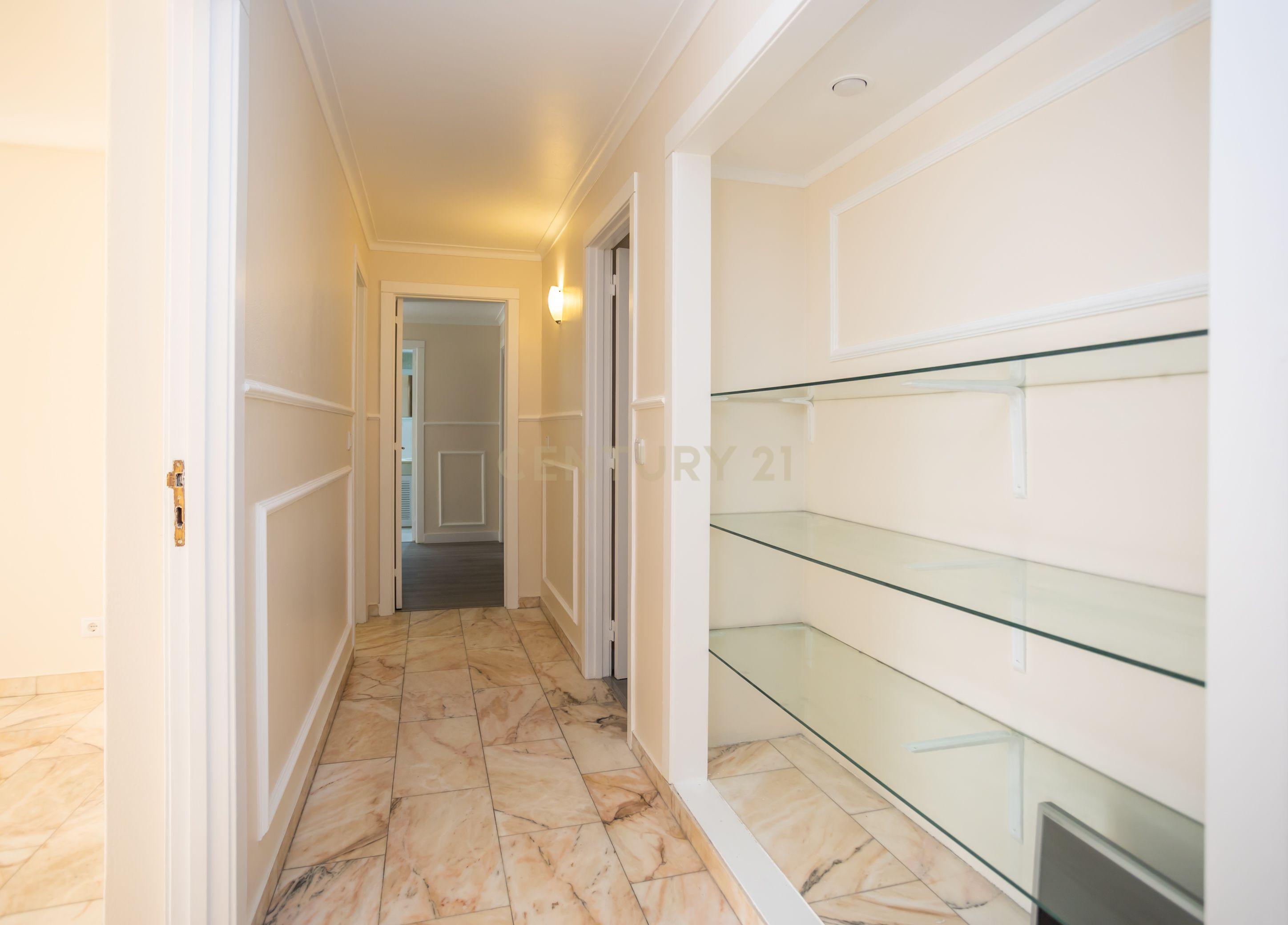 Apartamento T4, centro de Almada com terraço - Image 9