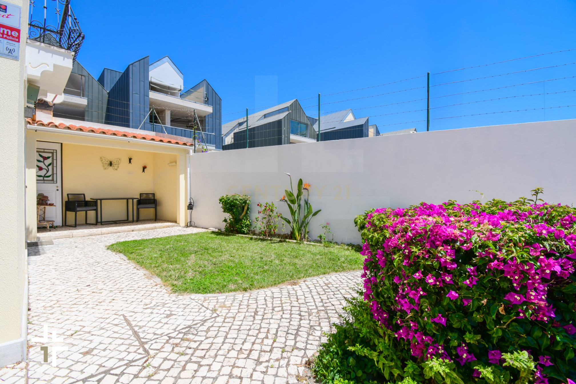 Fotografia 6 de Moradia T2 com Jardim e Alpendres Exclusivos | São Pedro do Estoril