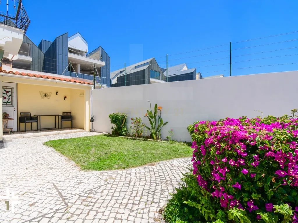 Moradia T2 com Jardim e Alpendres Exclusivos | São Pedro do Estoril - Image 6
