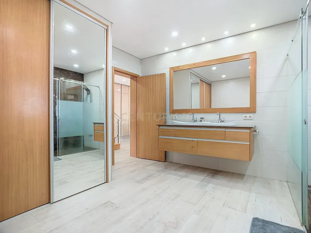 Moradia T4 com Vista Mar | Ajuda da Bretanha | São Miguel - Image 7