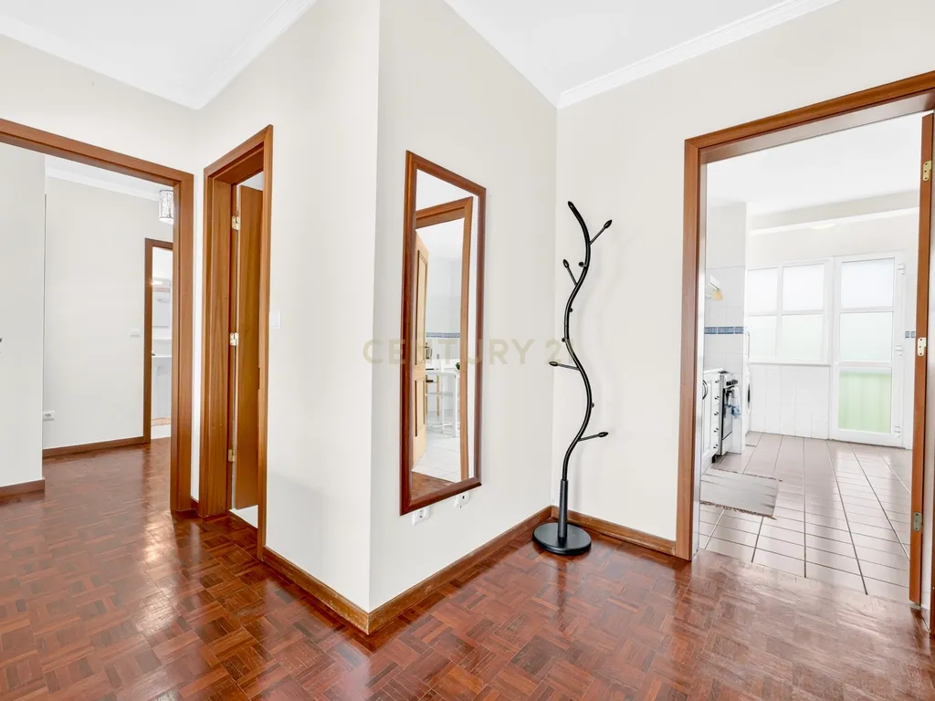 Apartamento T3 em Câmara de Lobos - Vista Mar Definitiva - Image 27
