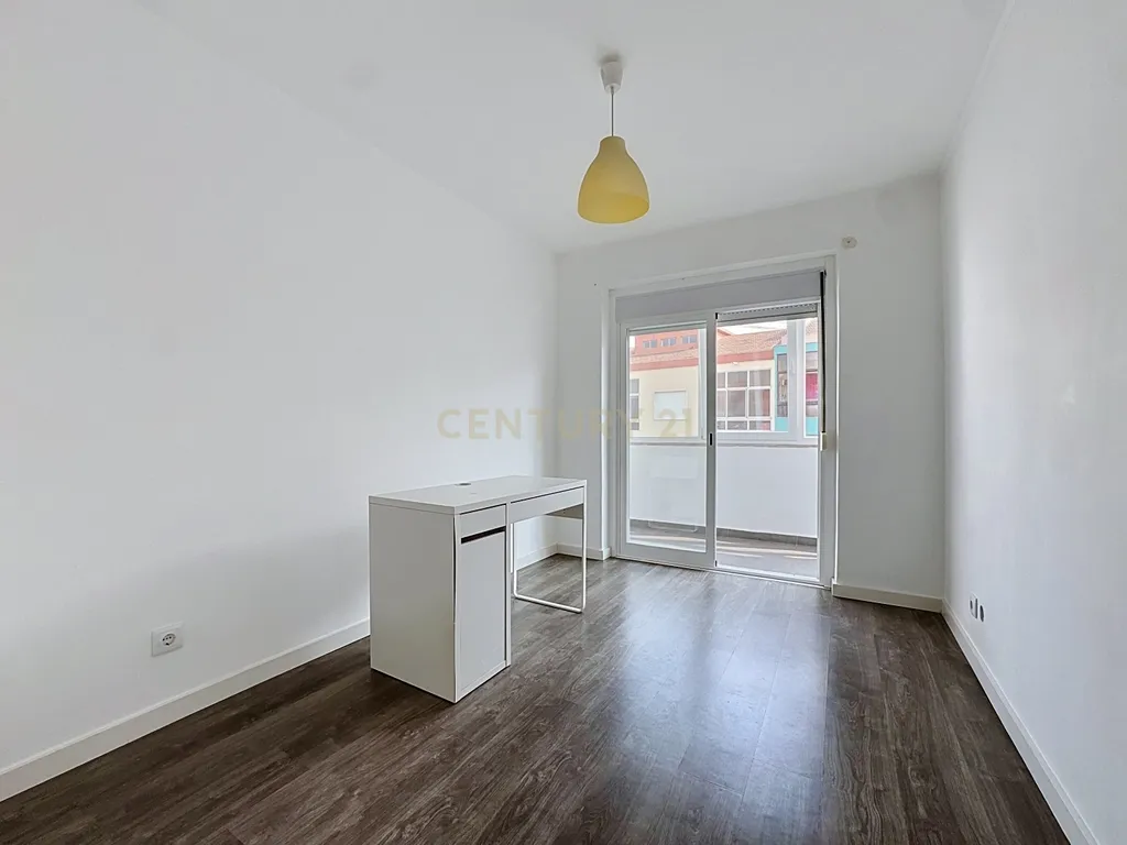 Apart. T3 remodelado em Paio Pires - Image 14