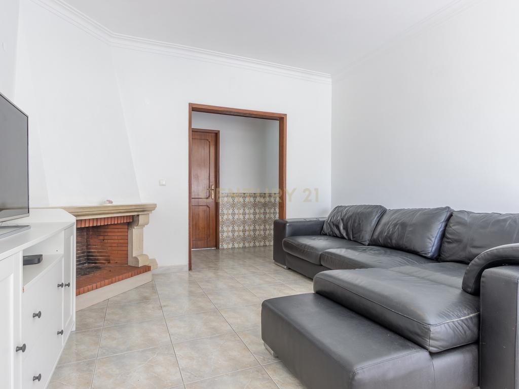 Apartamento T2, localizado na Quinta do Conde - Image 13
