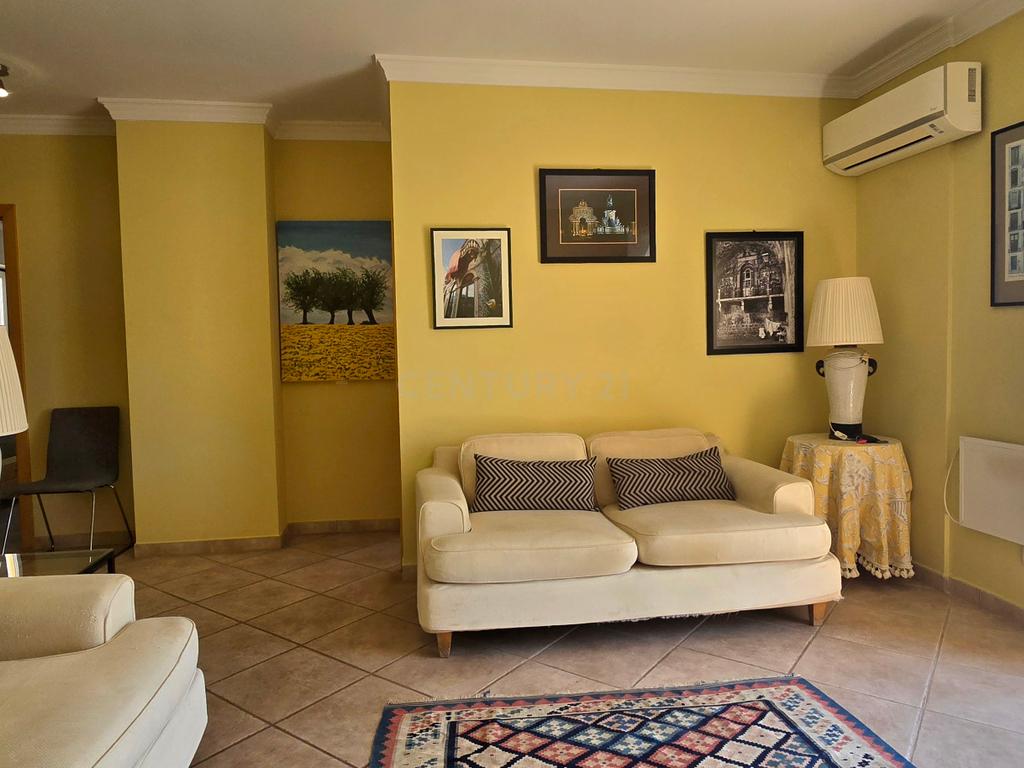 Apartamento T1 com Piscina, Terraço e Garagem | Arrendamento Anual | Santa Luzia, Tavira - Image 11