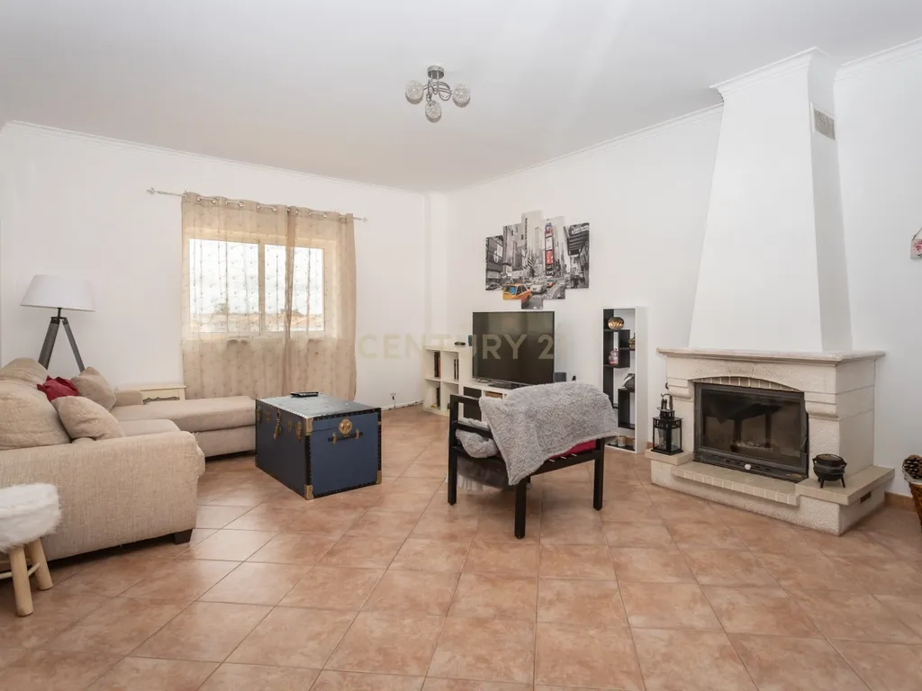 Moradia T5 em Foros de Amora - Image 10